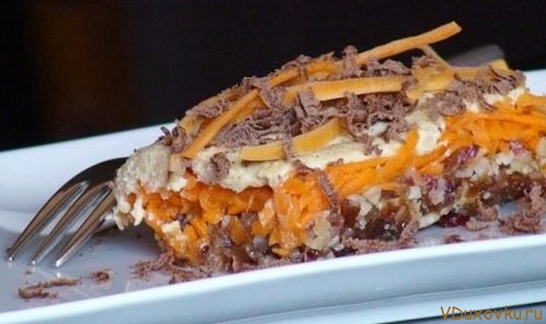 сыроедческий морковный торт